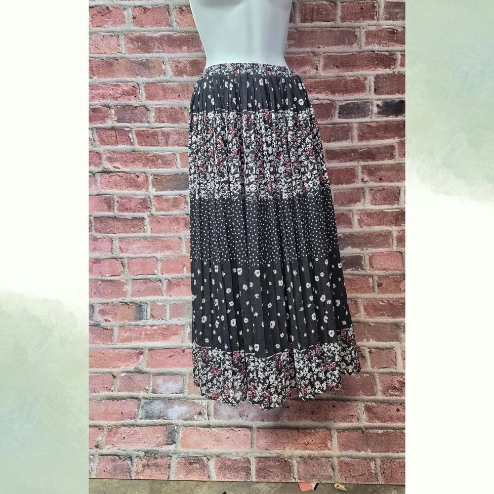 Women's BLU PEPPER Floral Boho Maxi Pleated Skirt Small